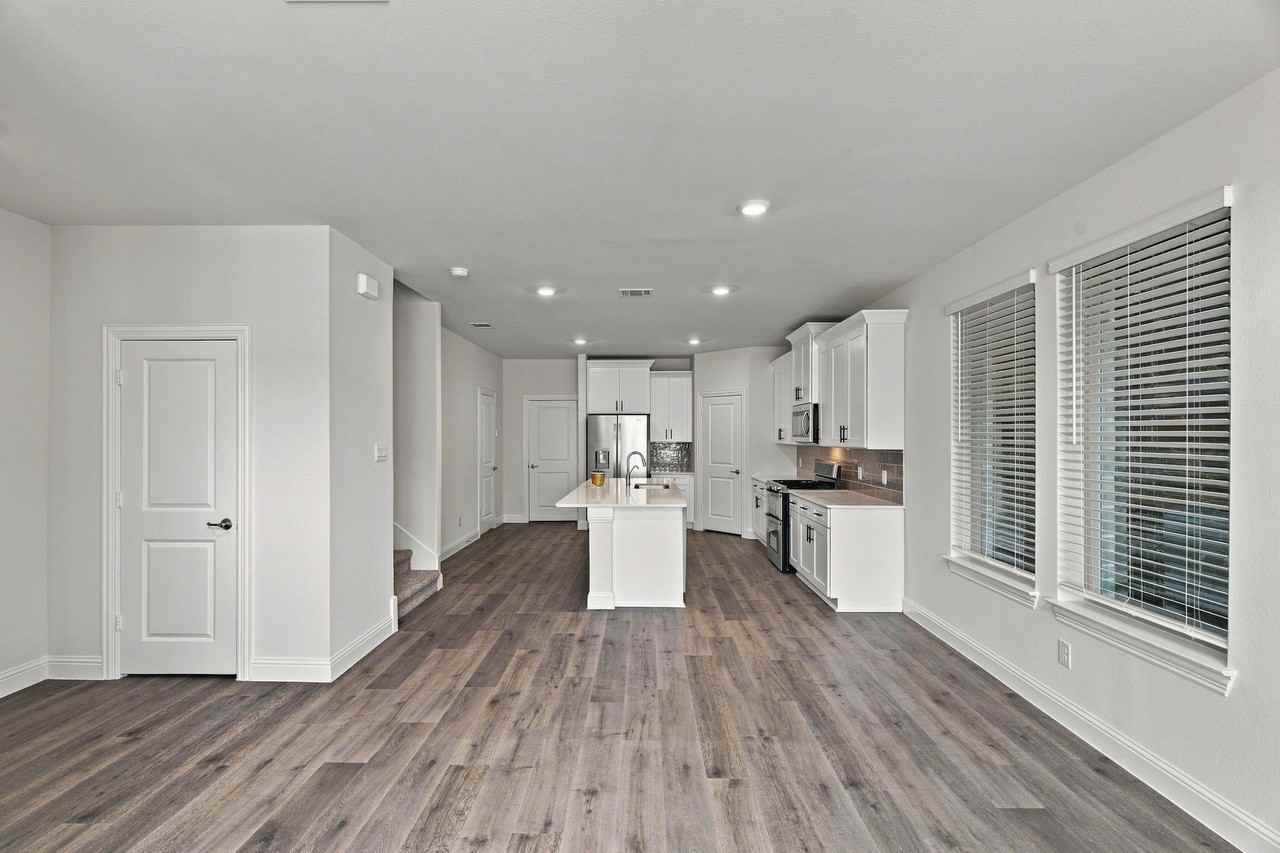 1012 Snapdragon Dr - Photo 6 of 34