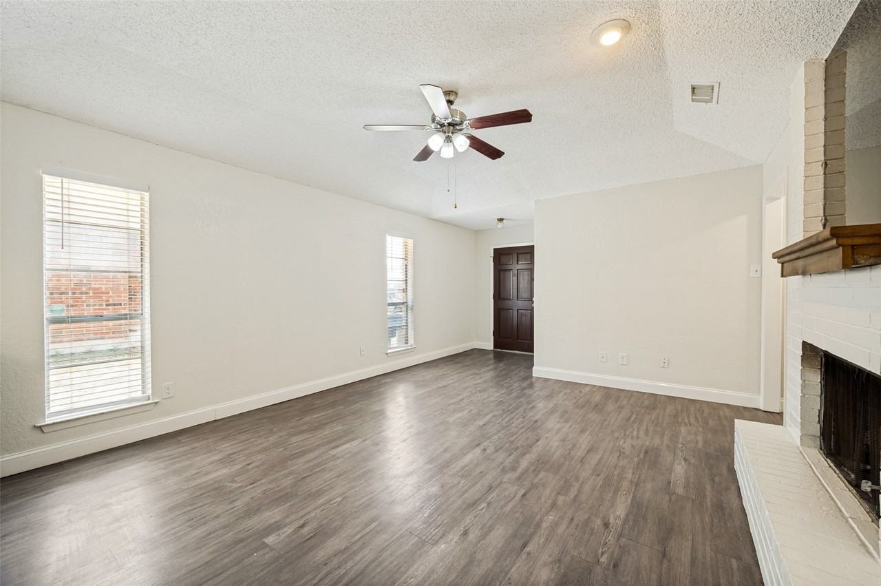 8902 Marilyn Dr - Photo 3 of 12