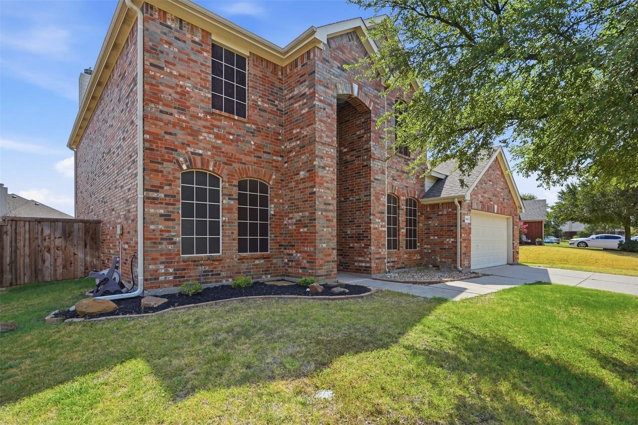 404 Tarpan Trl - Photo 2 of 27