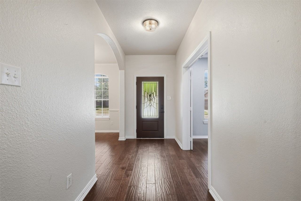 404 Tarpan Trl - Photo 4 of 27