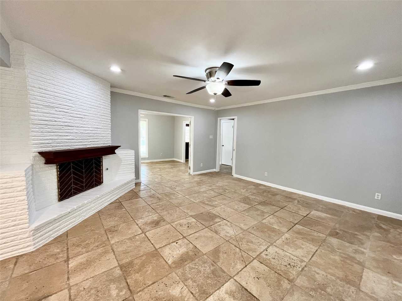 830 Blackburn St - Photo 7 of 37