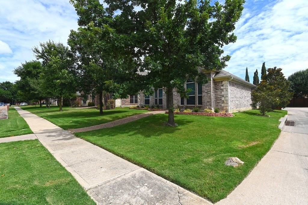 1073 Red Hawk Dr - Photo 2 of 29