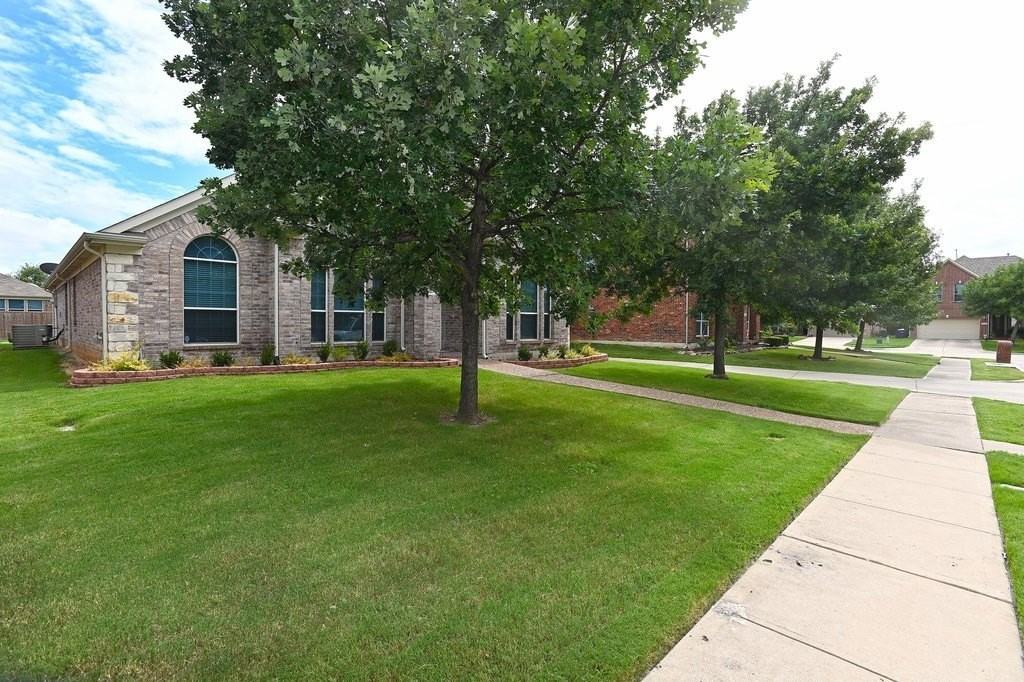 1073 Red Hawk Dr - Photo 4 of 29