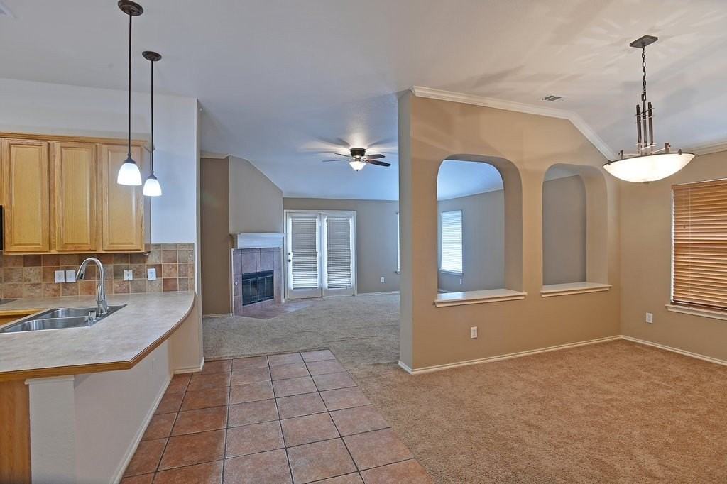 1073 Red Hawk Dr - Photo 7 of 29
