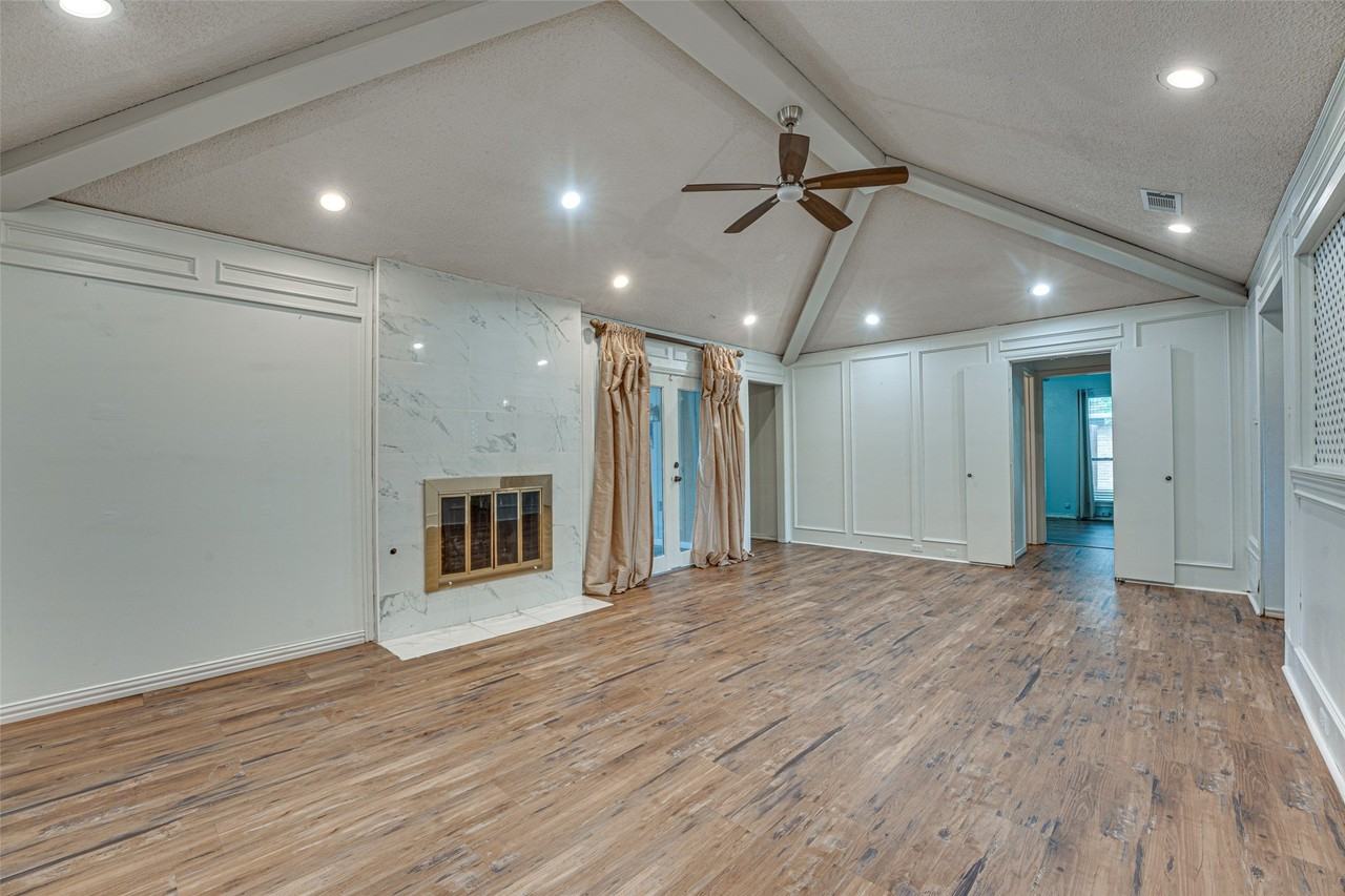 917 Meadowgate Dr - Photo 4 of 36