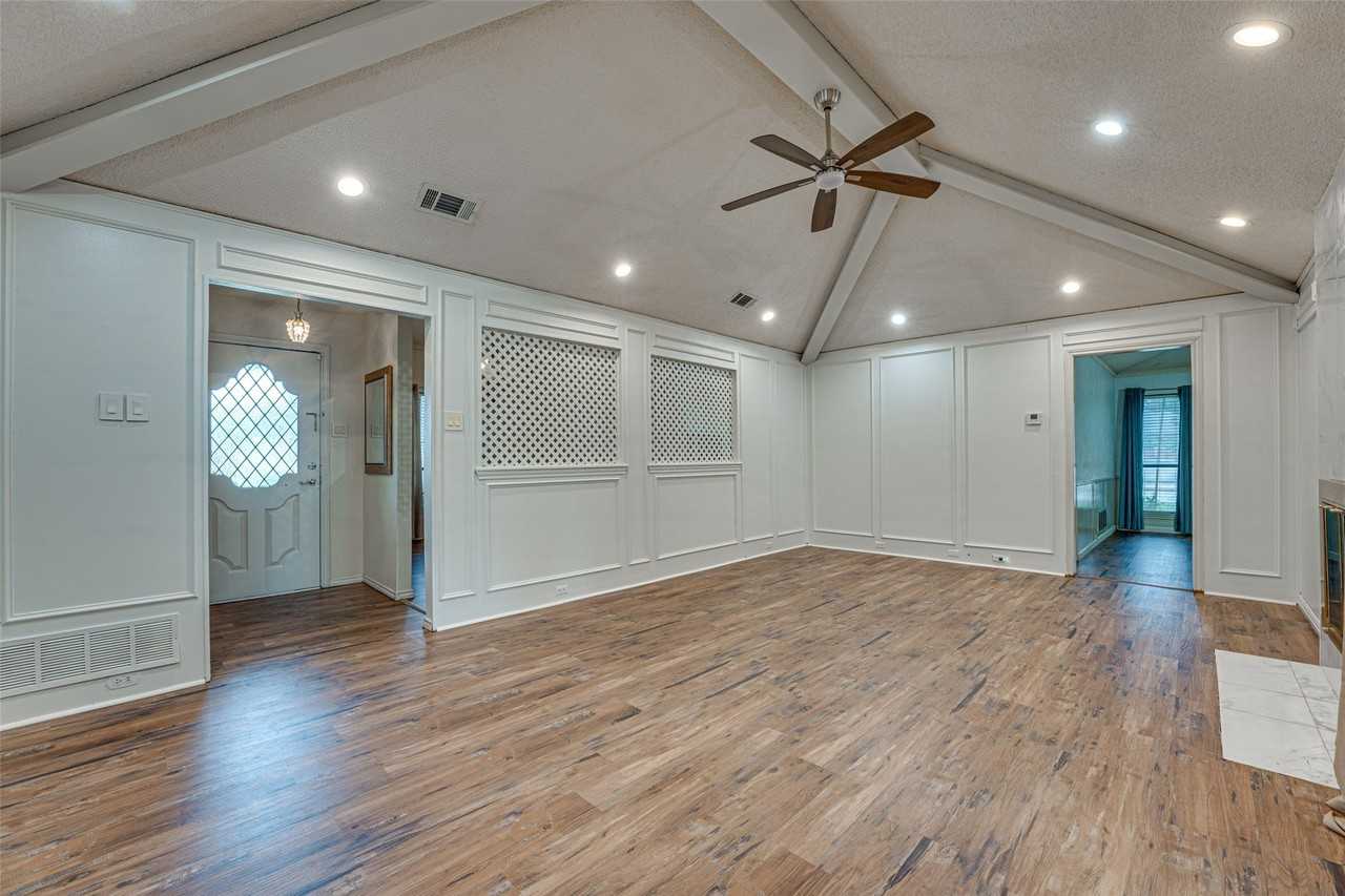917 Meadowgate Dr - Photo 5 of 36