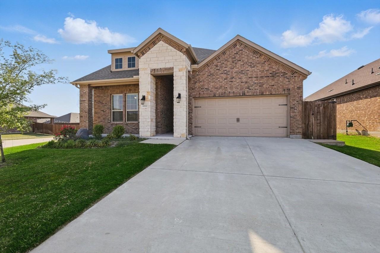 11112 Summer Rain Blvd - Photo 3 of 38
