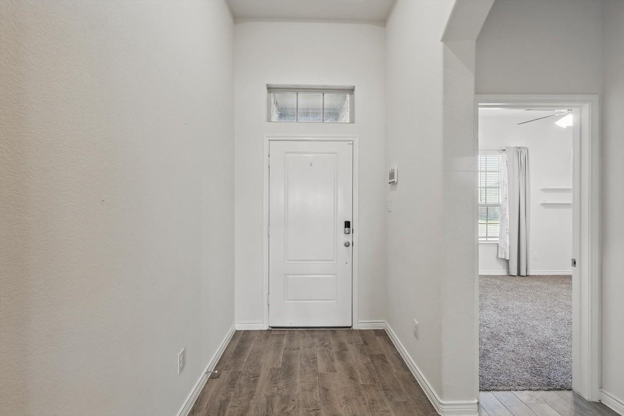 11112 Summer Rain Blvd - Photo 6 of 38