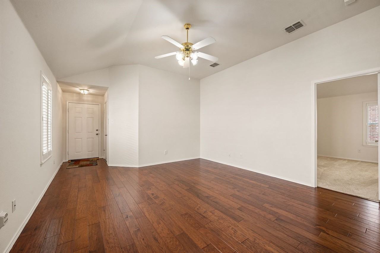 12113 Thicket Bend Dr - Photo 6 of 28
