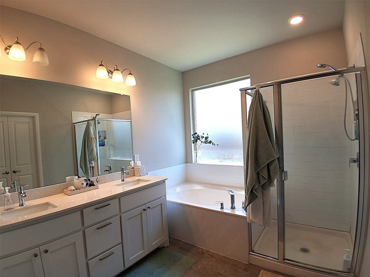 309 Clayton St - Photo 5 of 26