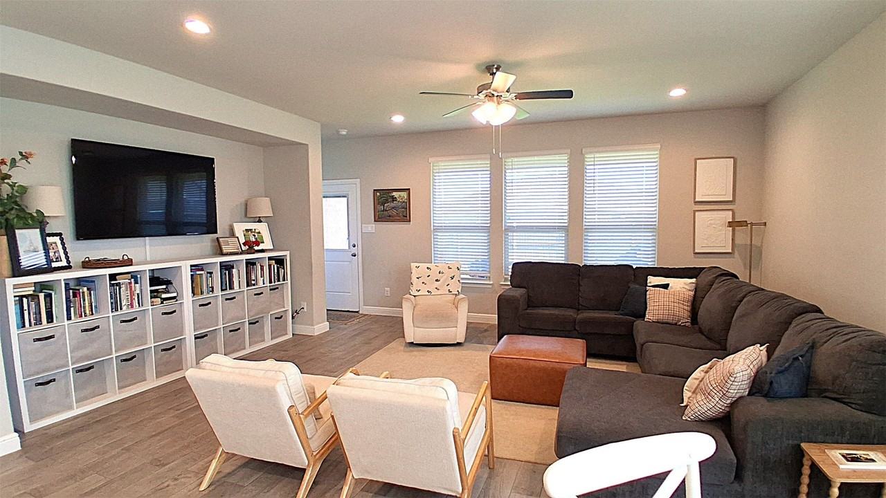 309 Clayton St - Photo 7 of 26
