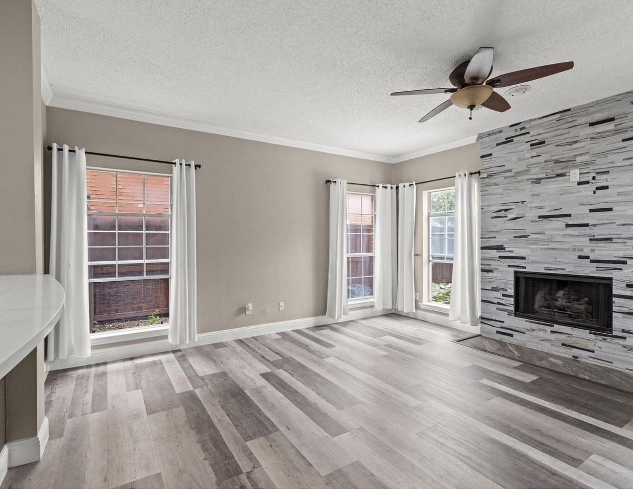 314 Santa Fe Trl - Photo 5 of 19