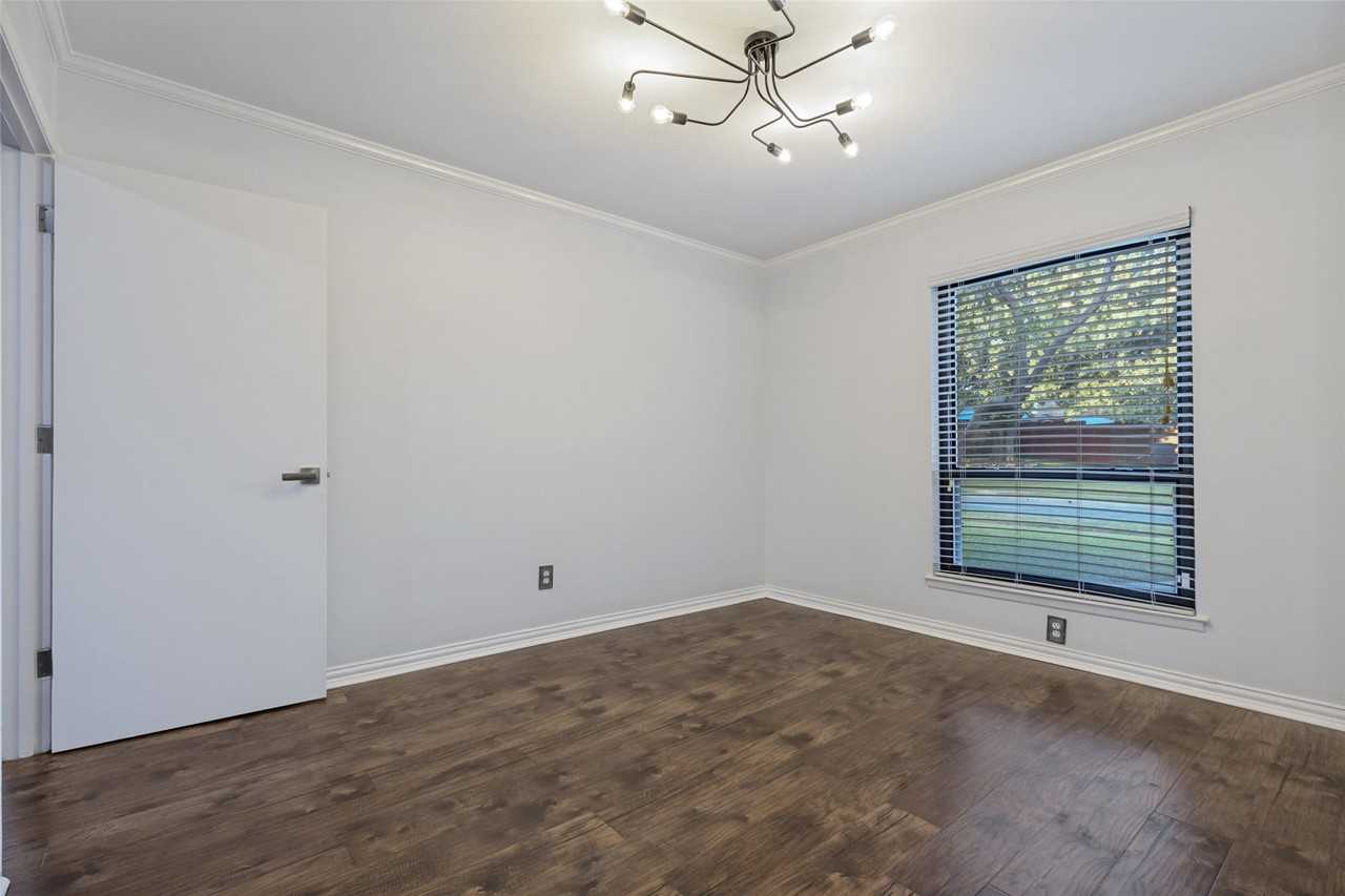 12311 Cedar Bend Dr - Photo 5 of 25