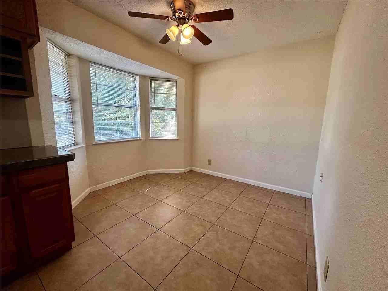 5908 Derek Dr - Photo 6 of 20