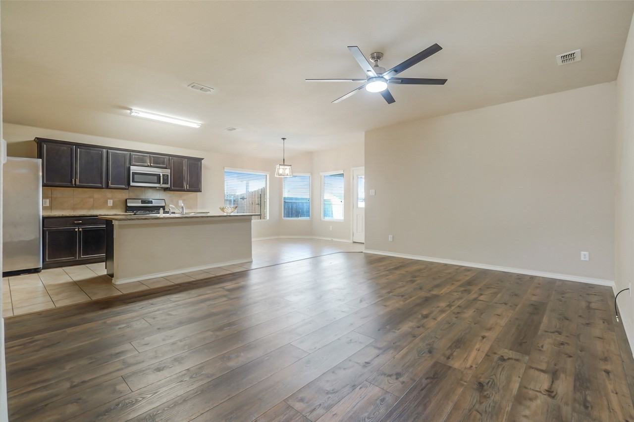 6353 Seagull Ln - Photo 3 of 26