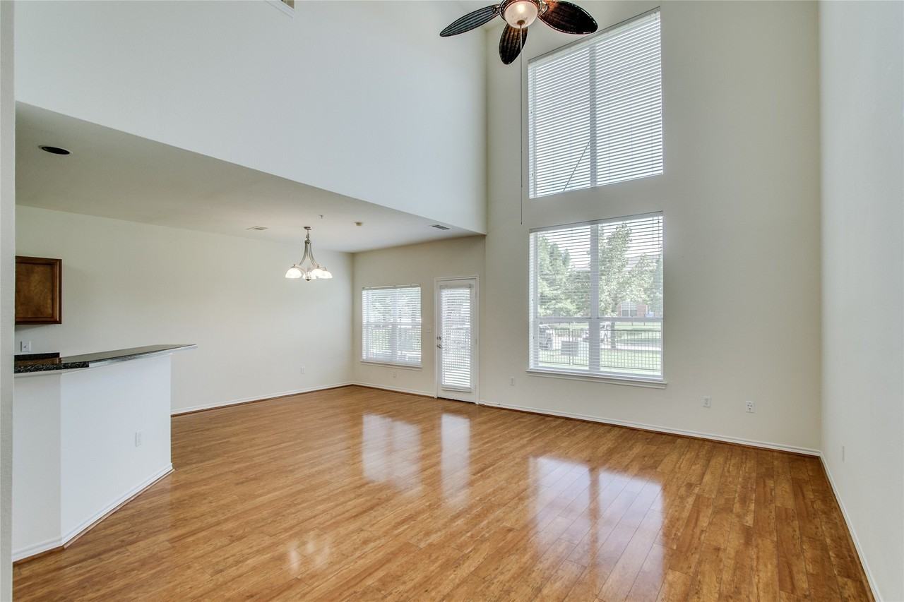 1041 Colonial Dr - Photo 6 of 27