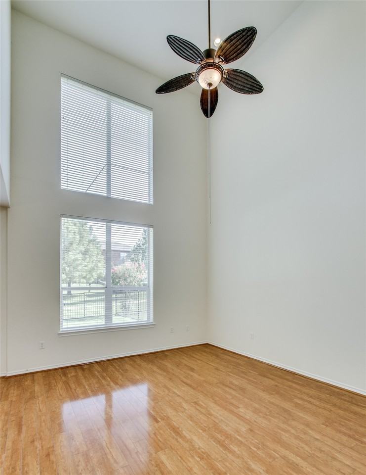 1041 Colonial Dr - Photo 7 of 27