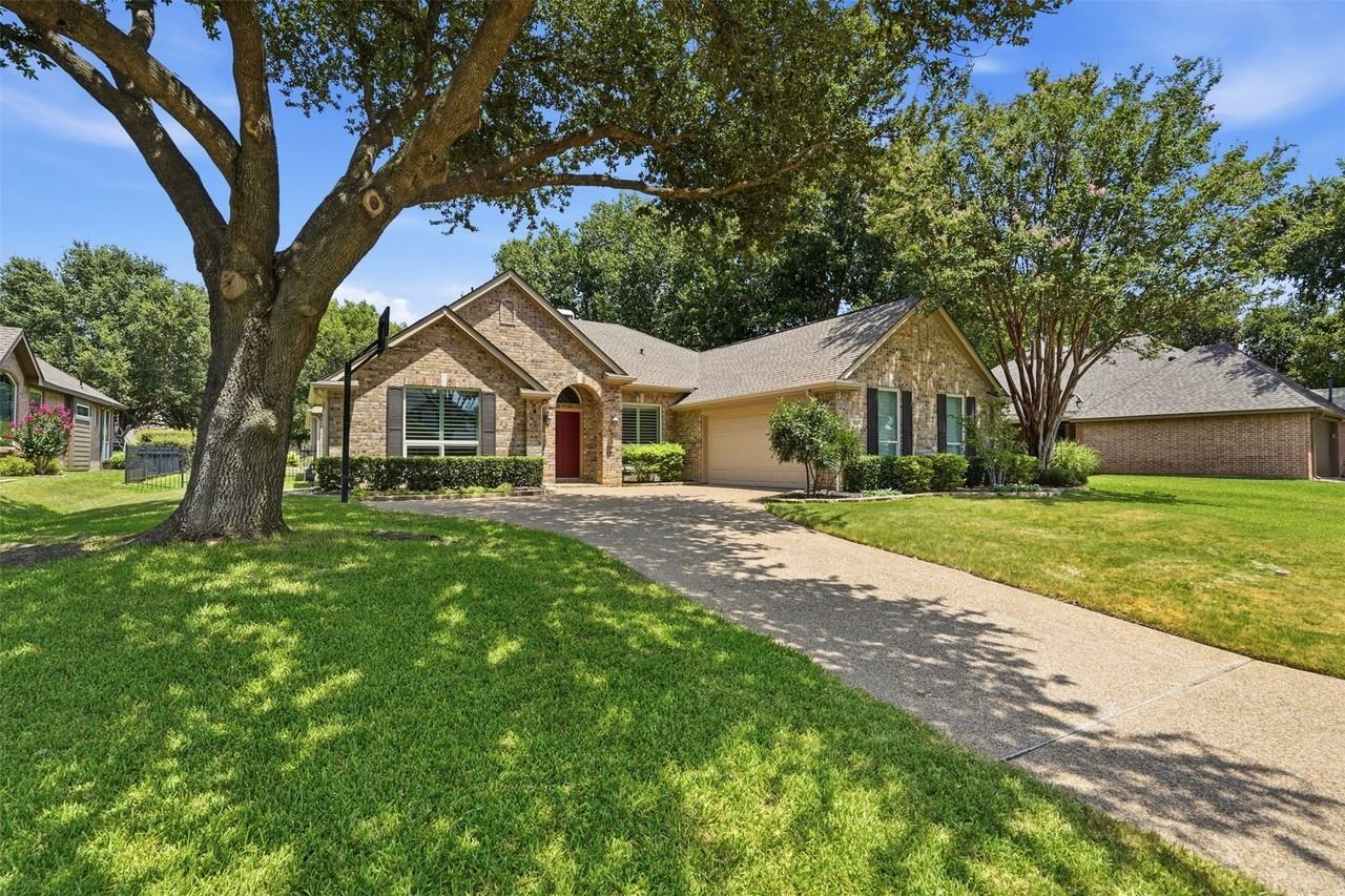 900 Muirfield Dr - Photo 4 of 28