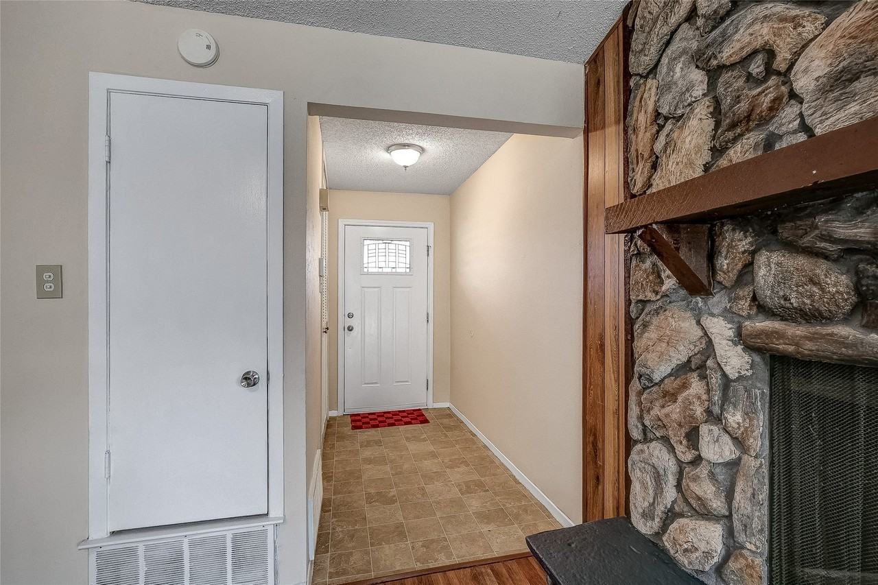 1717 Palisades Dr - Photo 2 of 23