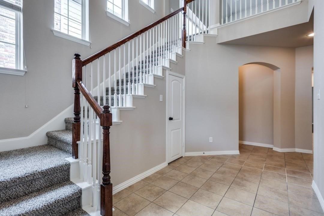 205 Chester Dr - Photo 3 of 22