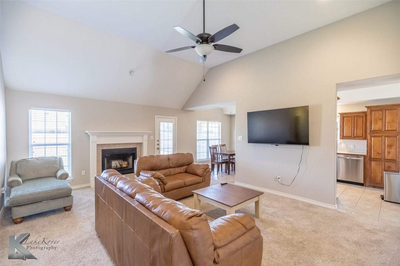 6670 Picadilly St - Photo 2 of 31