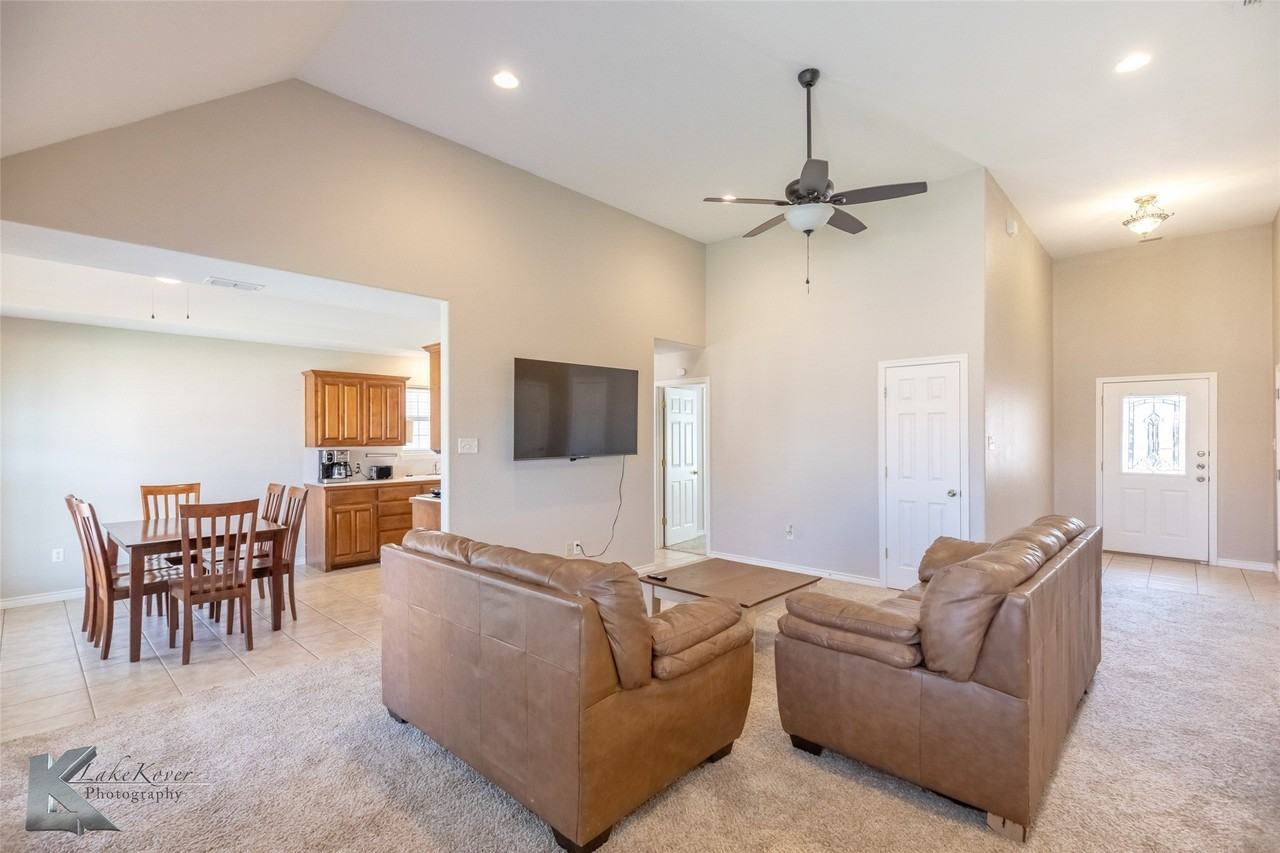 6670 Picadilly St - Photo 4 of 31