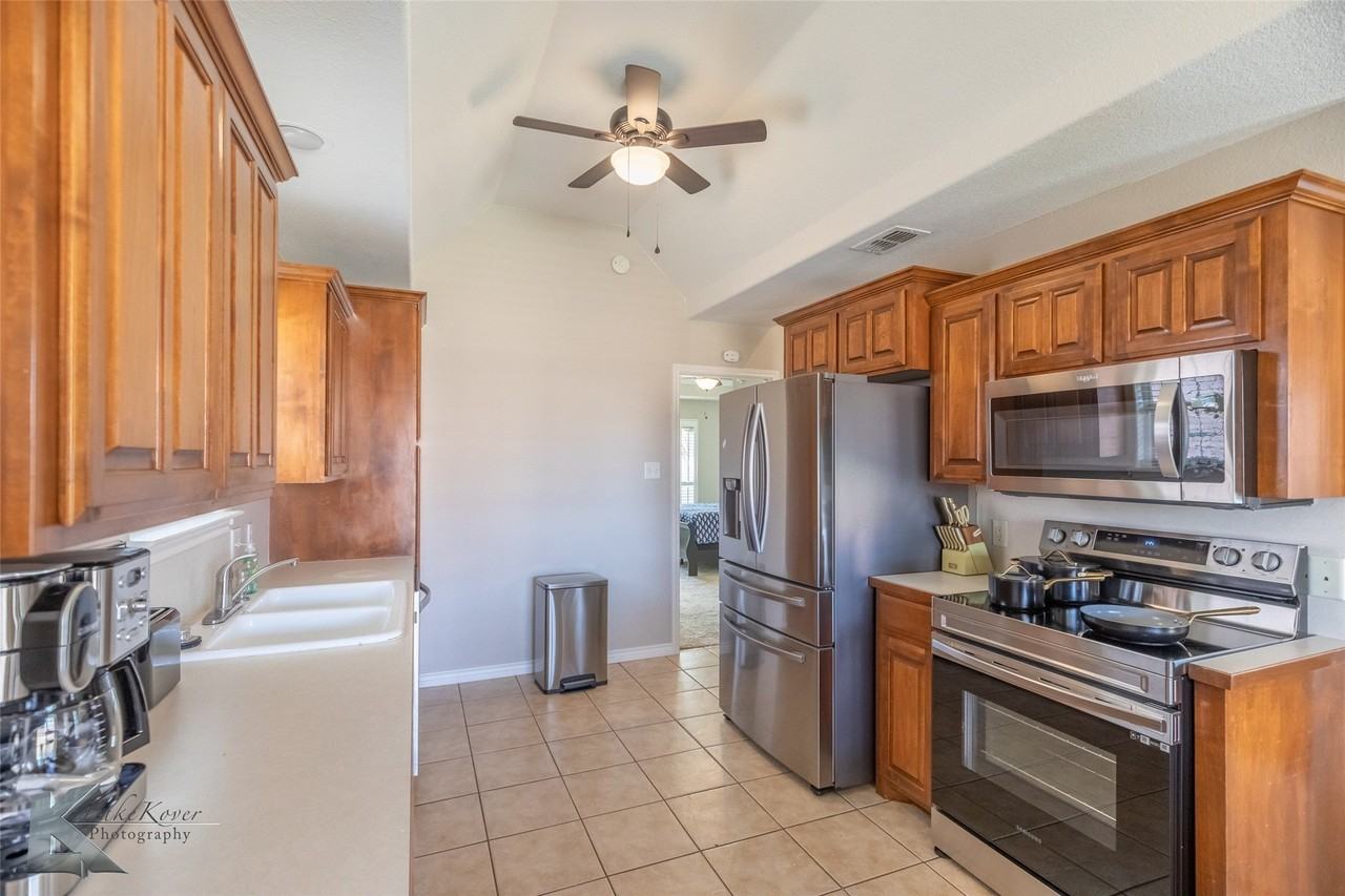 6670 Picadilly St - Photo 6 of 31