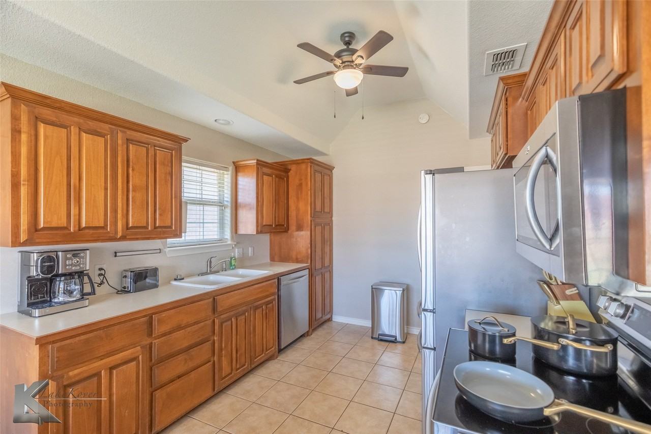6670 Picadilly St - Photo 7 of 31