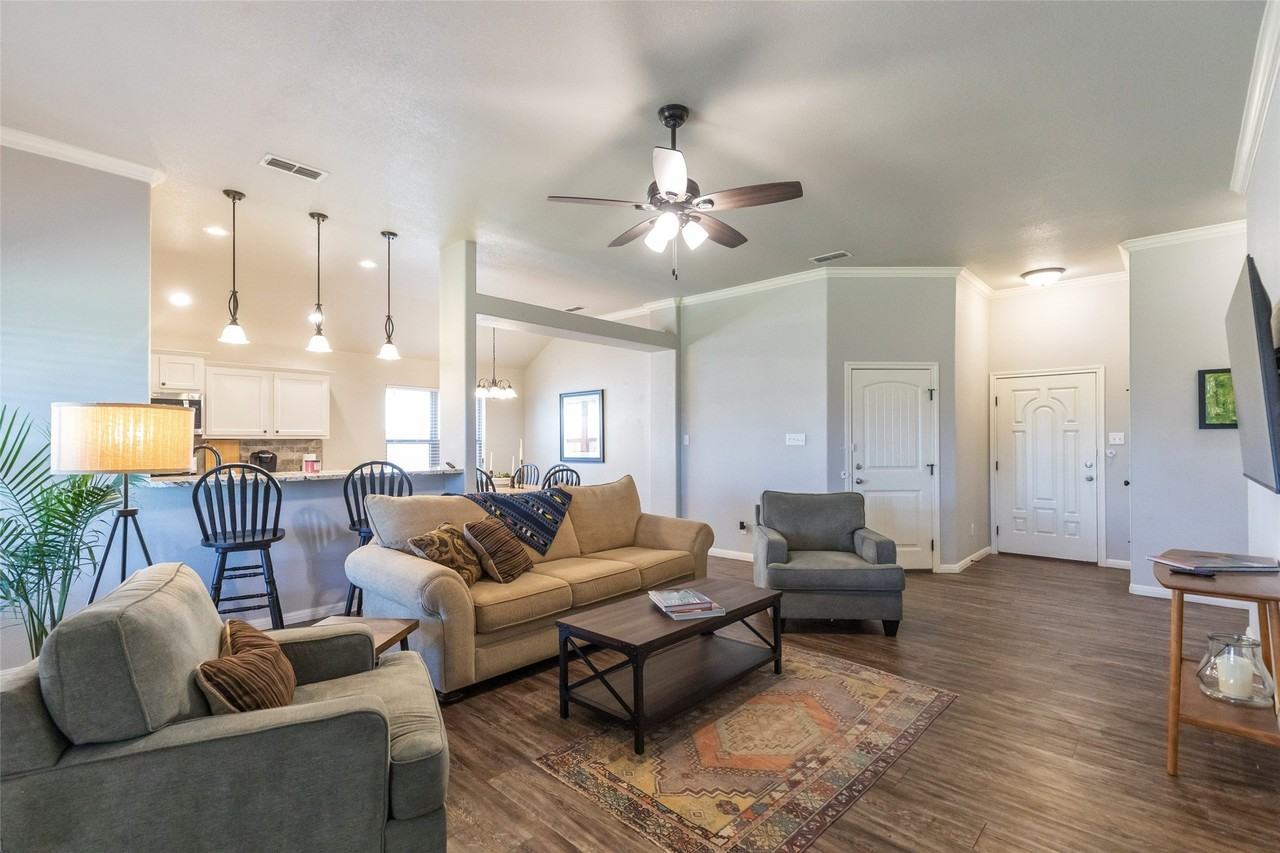 144 Carriage Hills Pkwy - Photo 2 of 30