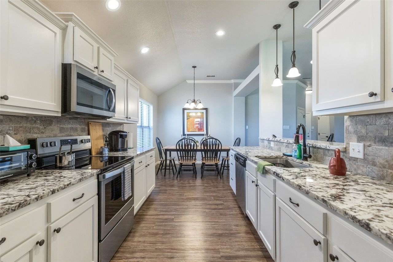 144 Carriage Hills Pkwy - Photo 6 of 30