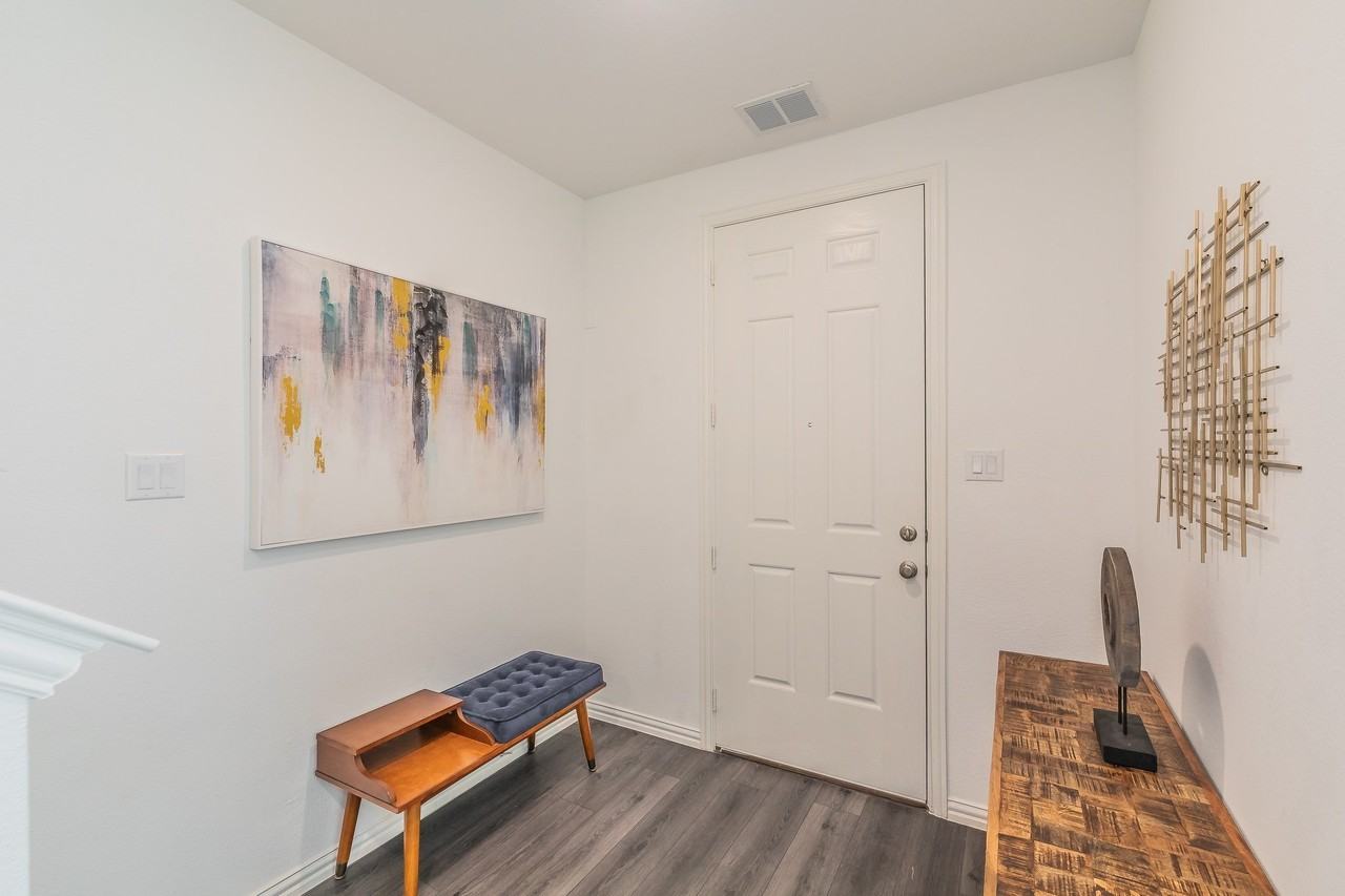 7535 Millingston Rd - Photo 3 of 38