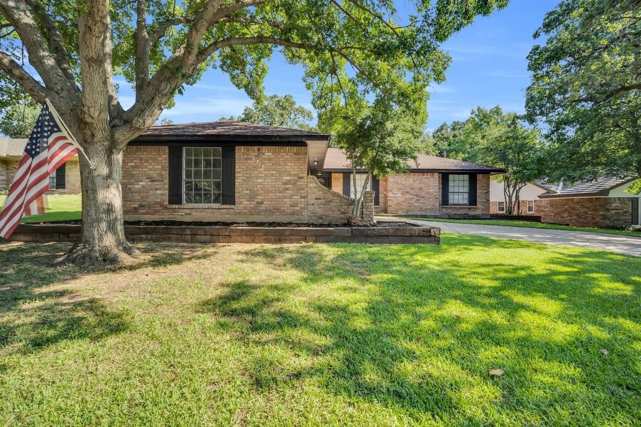 5717 Stage Line Ct - Photo 2 of 20