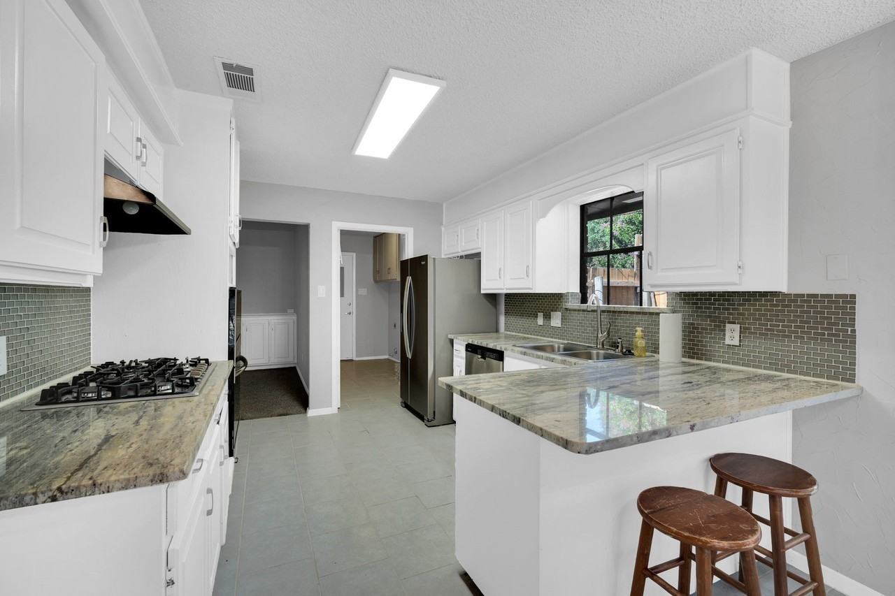 5717 Stage Line Ct - Photo 6 of 20