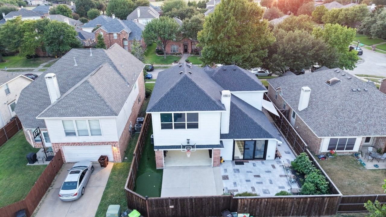 7906 Thorneywood Rd - Photo 2 of 13