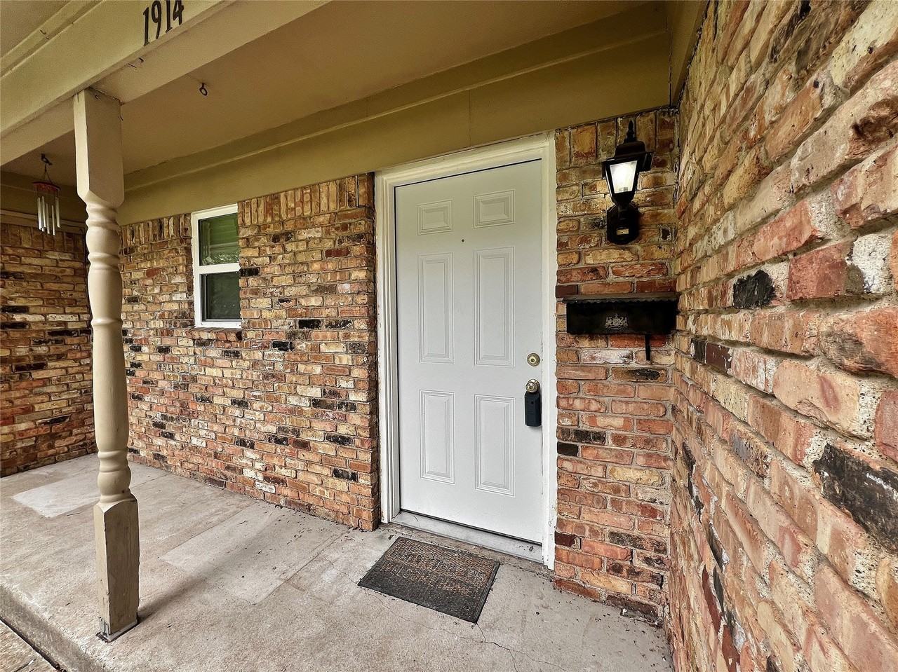 1914 W Northgate Dr - Photo 2 of 23