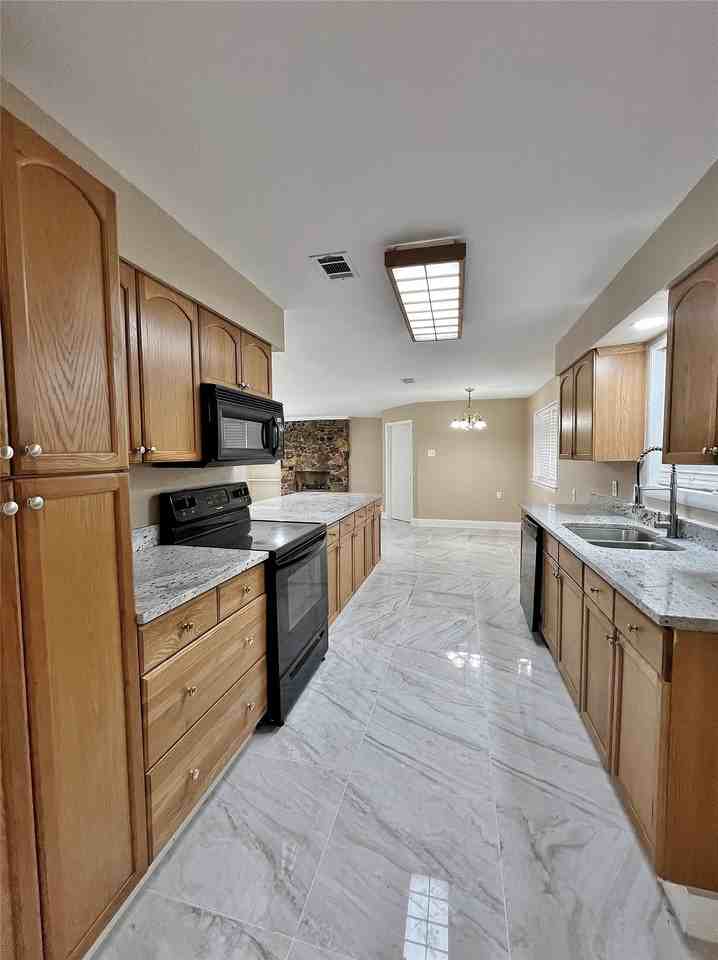 1914 W Northgate Dr - Photo 6 of 23