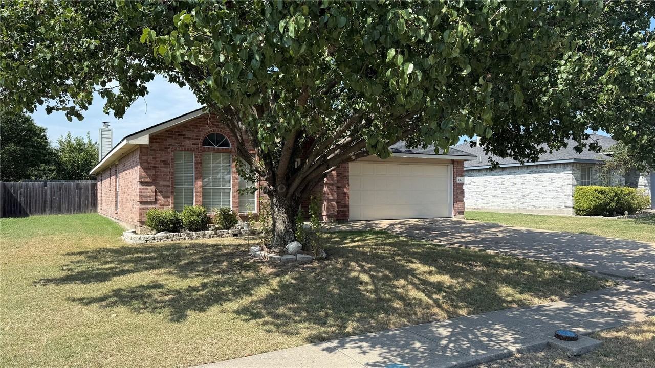 207 Lake Wichita Dr - Photo 3 of 21