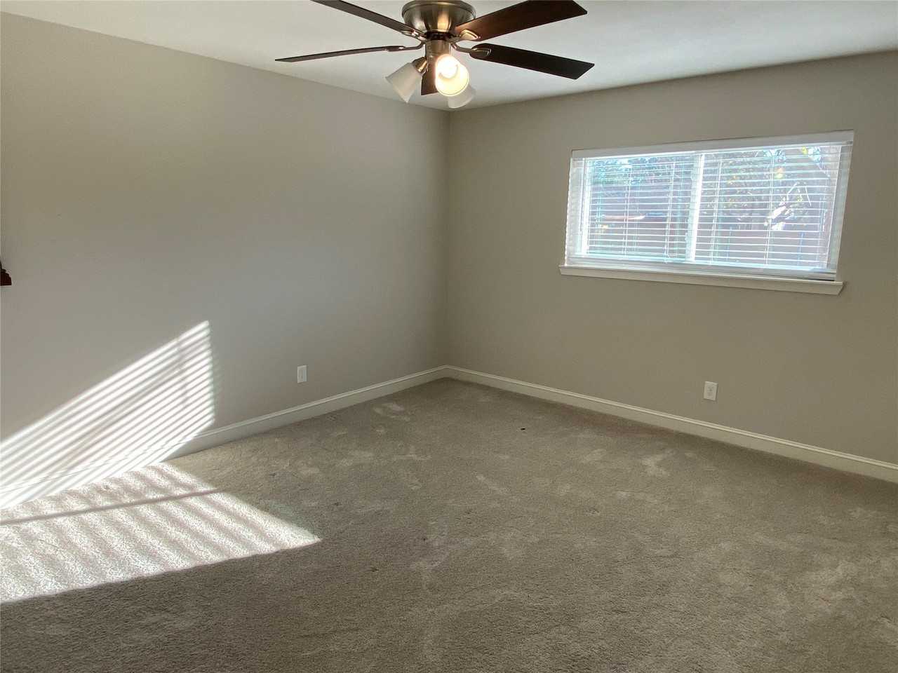 2032 Kings Rd - Photo 6 of 14