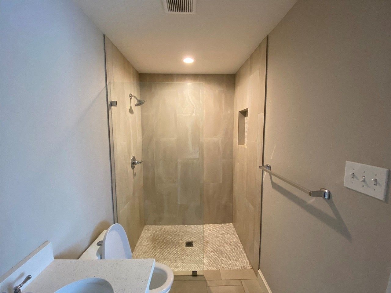 2032 Kings Rd - Photo 7 of 14