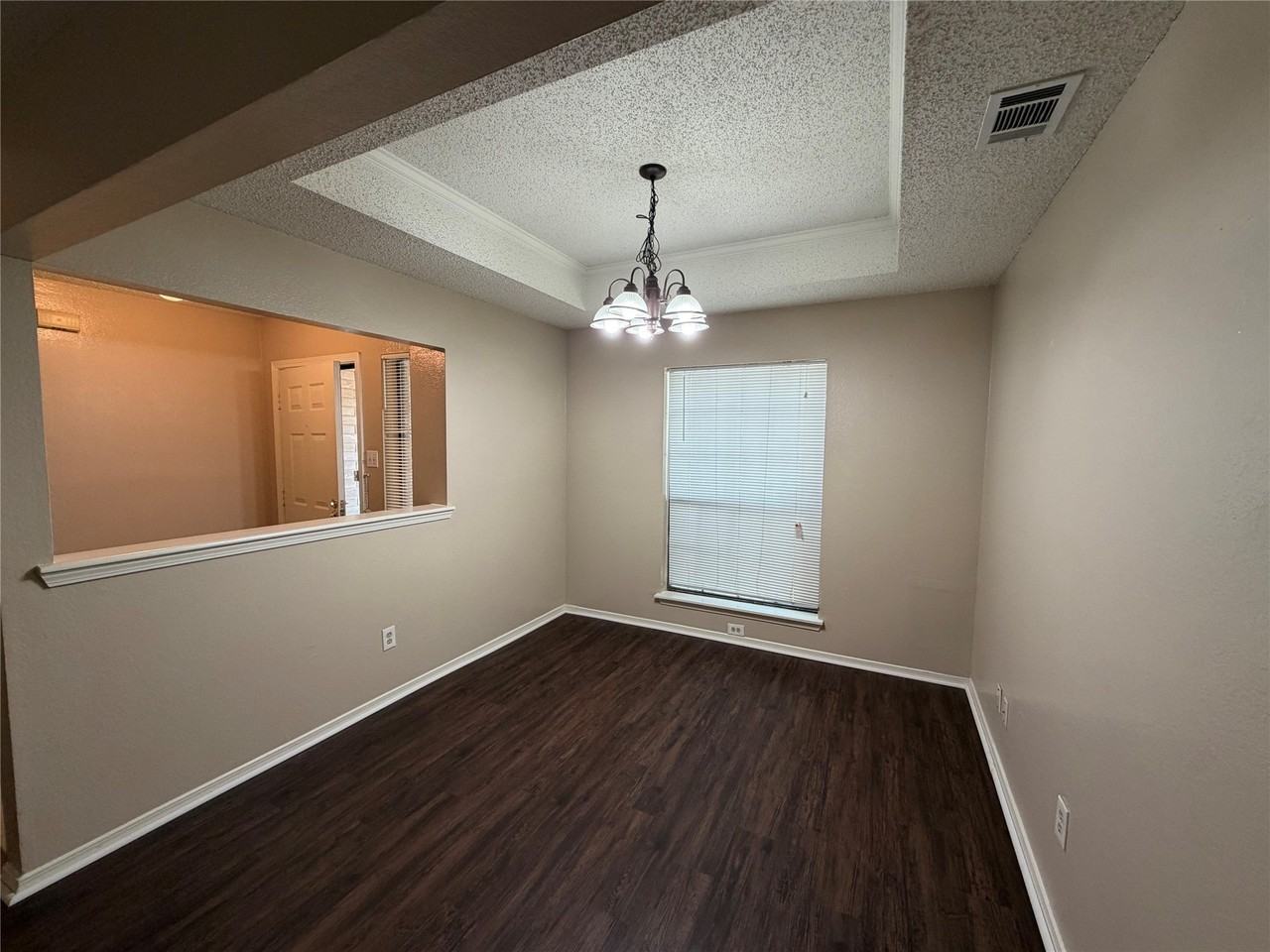 1221 Castleman Dr - Photo 5 of 8