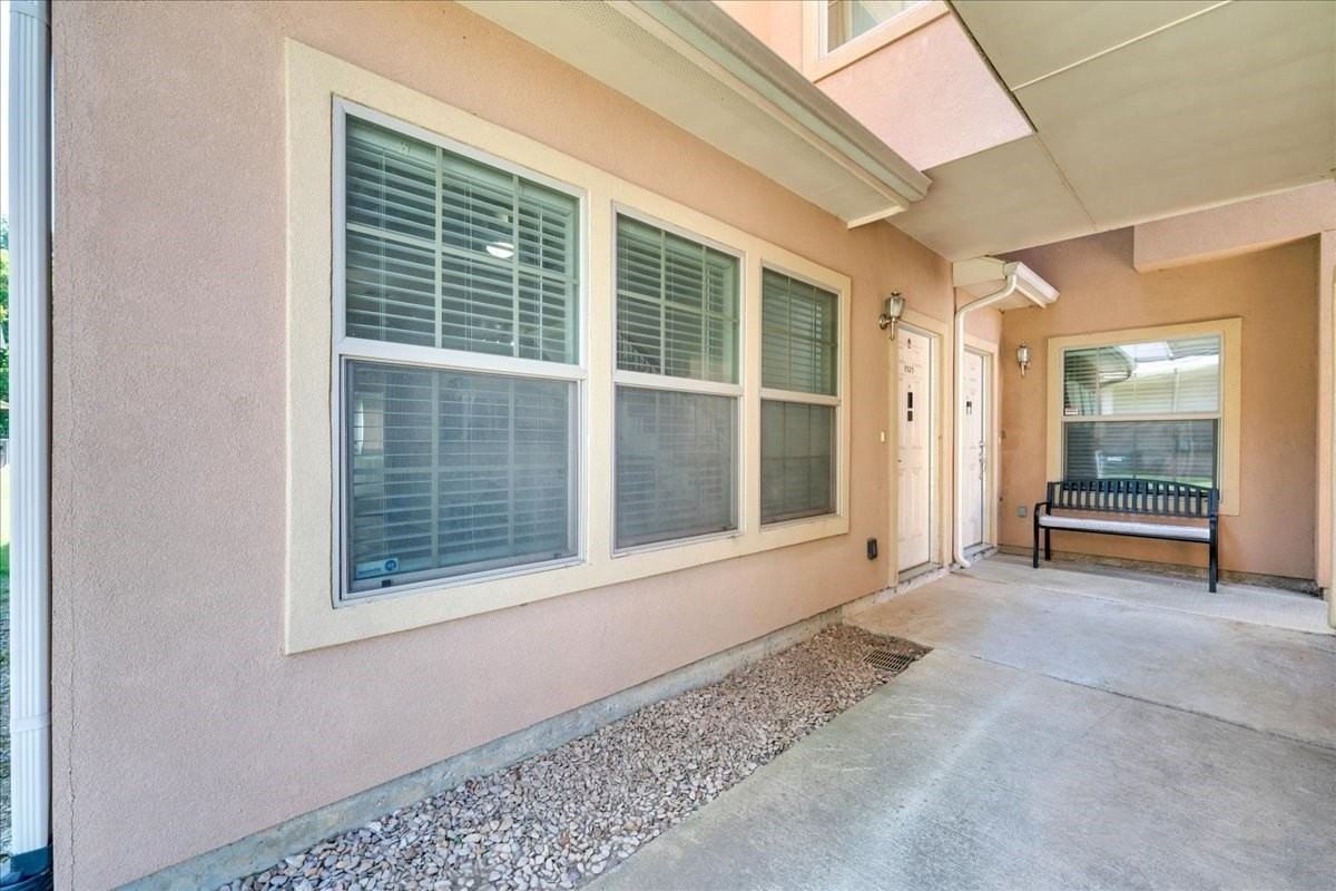 1523 Cozy Dr - Photo 3 of 37