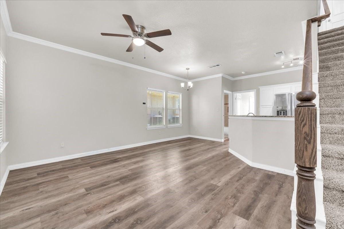 1523 Cozy Dr - Photo 4 of 37