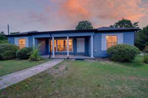 featured image of 4603 Lee St