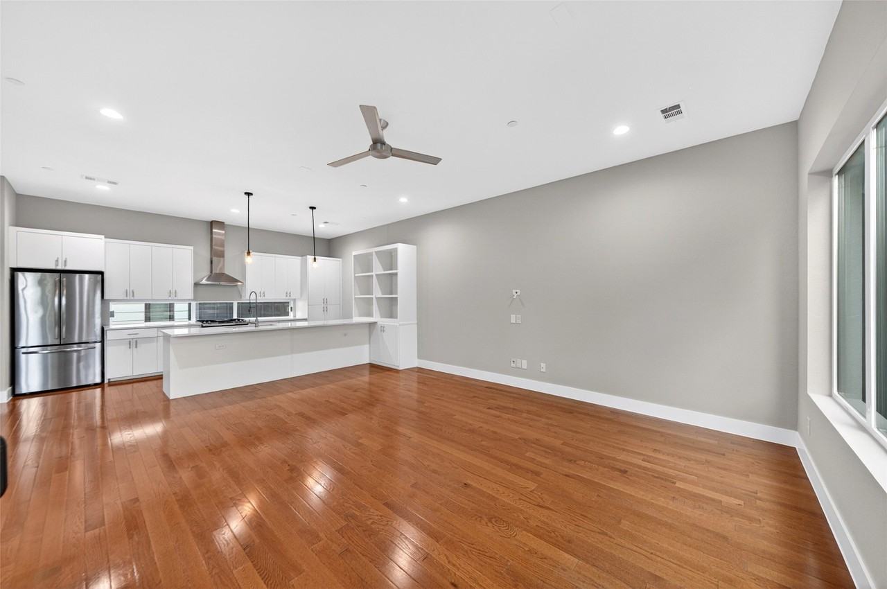 1914 California Dr #102 - Photo 5 of 24