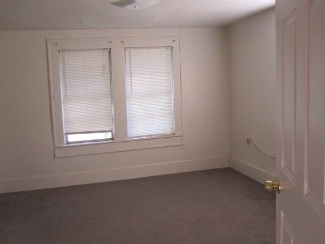 501 S Ash St - Photo 5 of 9