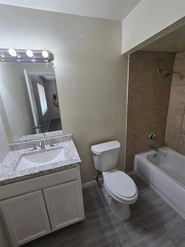 7130 Hedge Dr - Photo 5 of 10