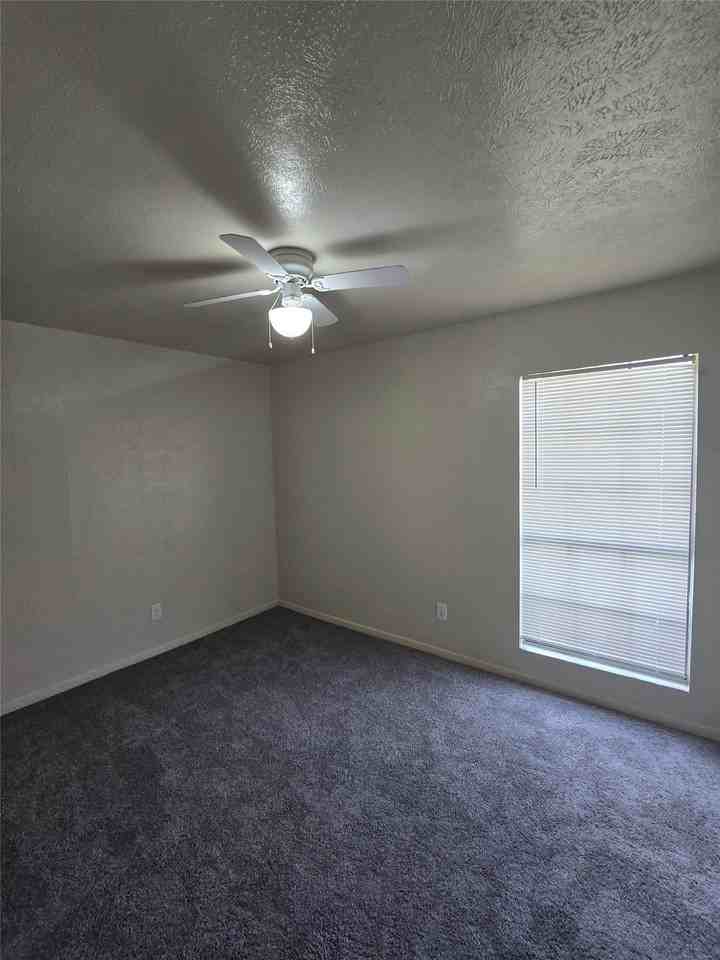 7130 Hedge Dr - Photo 6 of 10