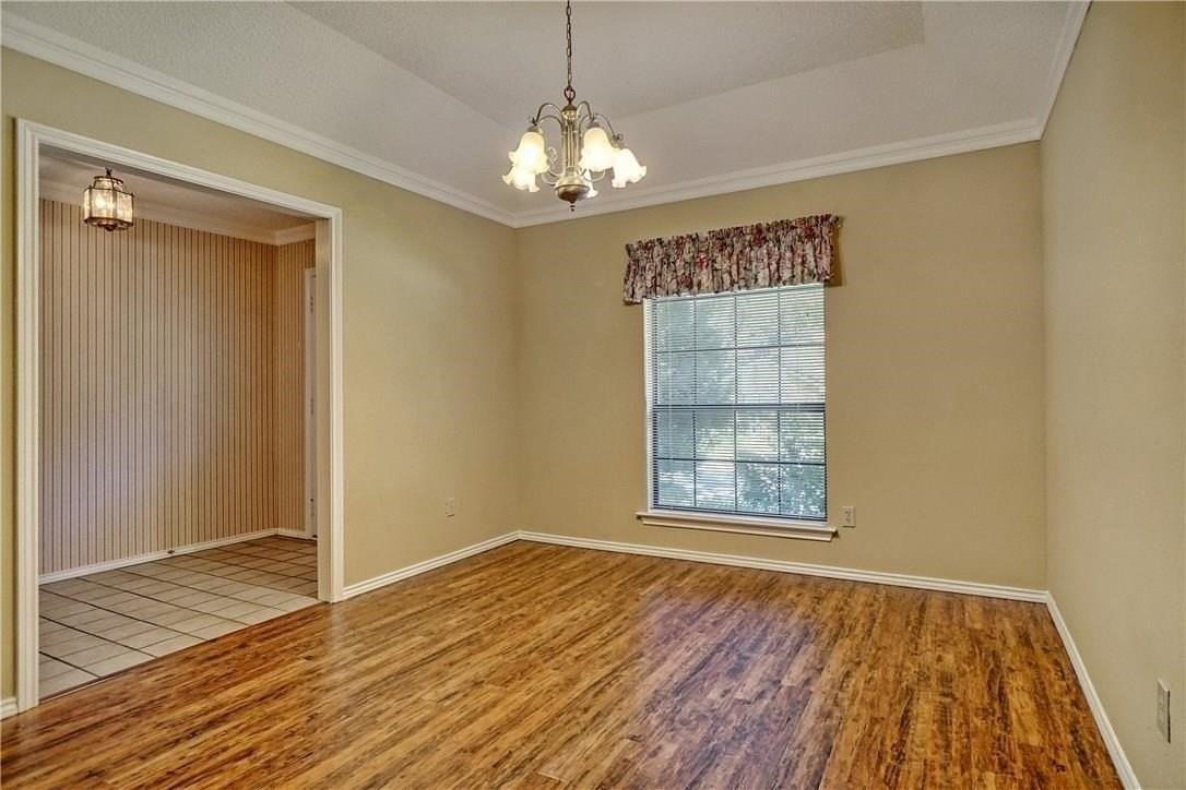 5705 Royal Club Dr - Photo 4 of 24