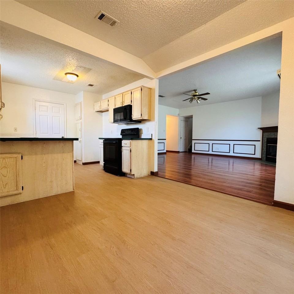 5524 Royal Meadow Ln - Photo 2 of 10