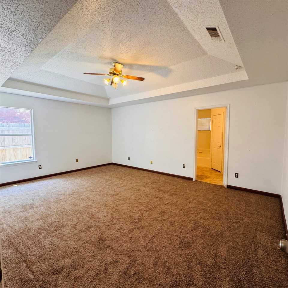 5524 Royal Meadow Ln - Photo 4 of 10
